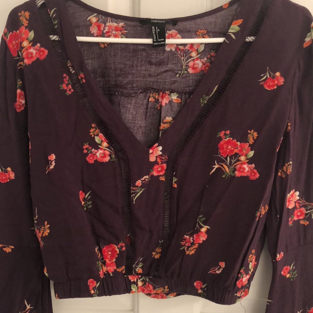 Crop top - Picture 2 of 3